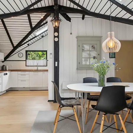 The Summer House In Peaceful Nyrup *