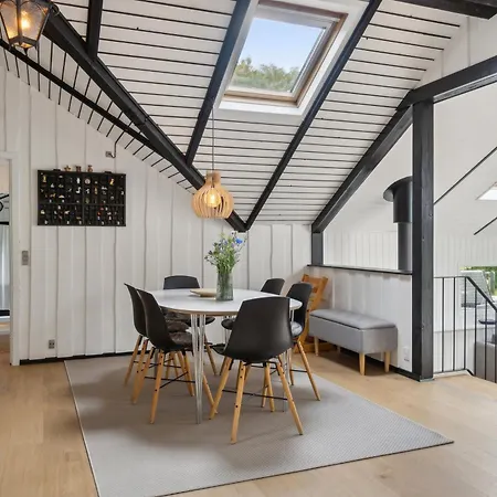 펜션 The Summer House In Peaceful Nyrup *
